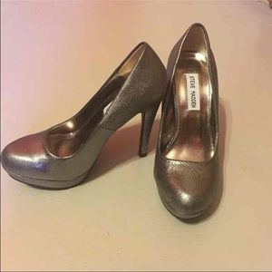 Metallic Silver Steve Madden Pumps